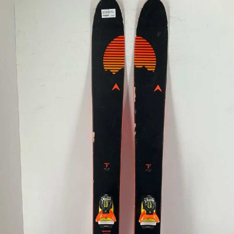 Durable skis for rentals-2020 Dynastar Menace Proto F-Team w/ Look Pivot 14 Bindings