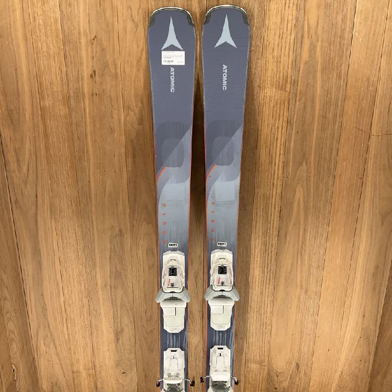 Skis with sharp tips-2023 Atomic Cloud Q11 w/ Atomic M 10 Demo Bindings